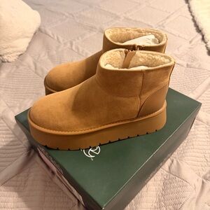 NEW Wild Fable Women’s Missy Platform Ankle Boots Faux Suede Memory Foam Size 7